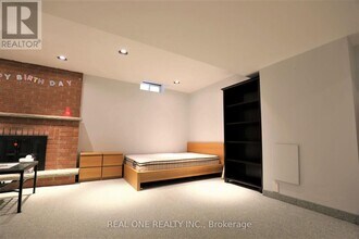 5650 Haddon Hall Rd in Mississauga, ON - Building Photo - Building Photo