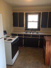 1 Bed / 1 Bath House in Springfield, MO in Springfield, MO - Building Photo - Building Photo