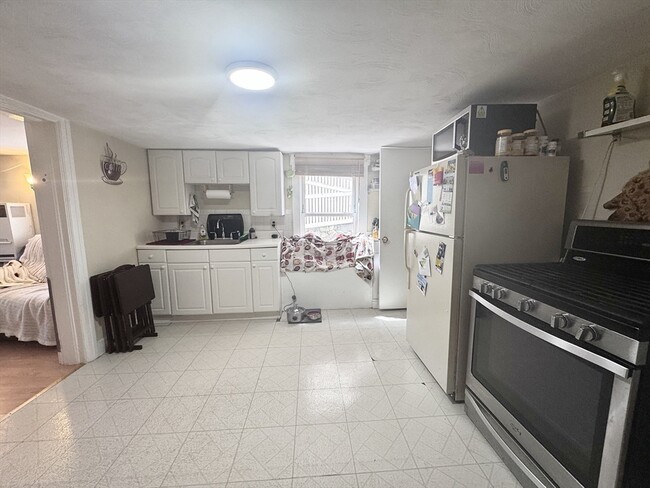 18 Webster St, Unit #2