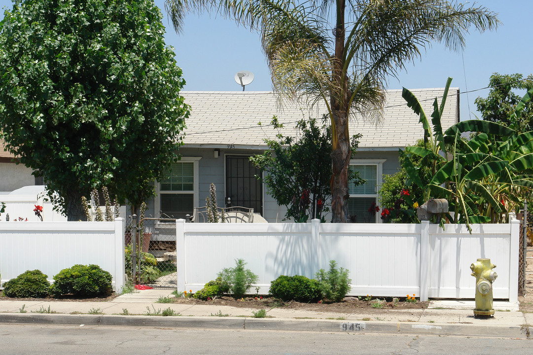 945-9451/ Third St in Fillmore, CA - Building Photo