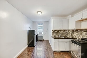488 9th Ave in New York, NY - Building Photo - Building Photo