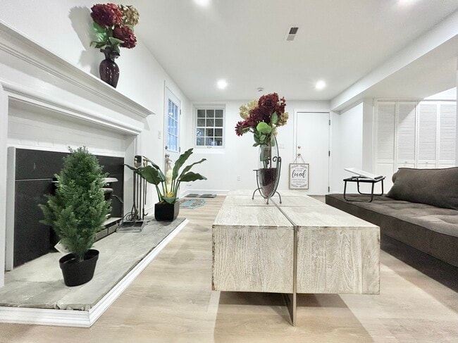 3250 Chestnut St NW, Unit Basement Apartment, Unit Basement Apartment