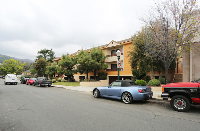 3400 Downing Ave in Glendale, CA - Foto de edificio - Building Photo