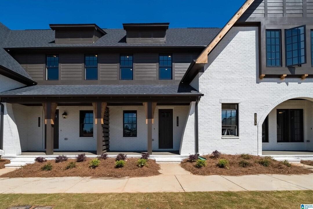 1038 Windsor Dr in Birmingham, AL - Building Photo