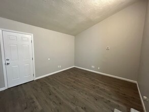 961 Old Hickory Blvd in Jackson, TN - Foto de edificio - Building Photo