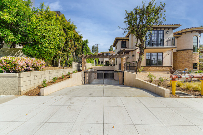 1976-1980 Huntington Dr in South Pasadena, CA - Building Photo - Building Photo