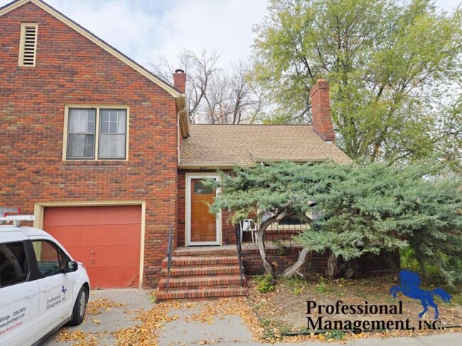 property at 812 1st St W