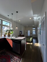 1342 N Claremont Ave in Chicago, IL - Building Photo - Building Photo