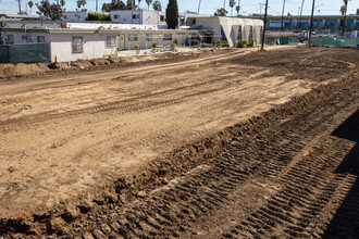 KM Townhomes in Carson, CA - Building Photo - Building Photo