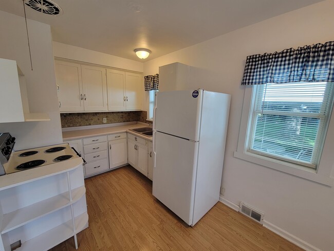 property at 1914 Iowa St