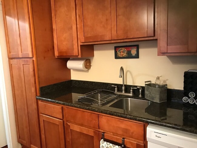 1826 Burgundy St in New Orleans, LA - Building Photo - Building Photo