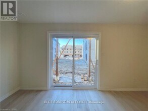 435-435 Callaway Rd in London, ON - Building Photo - Building Photo