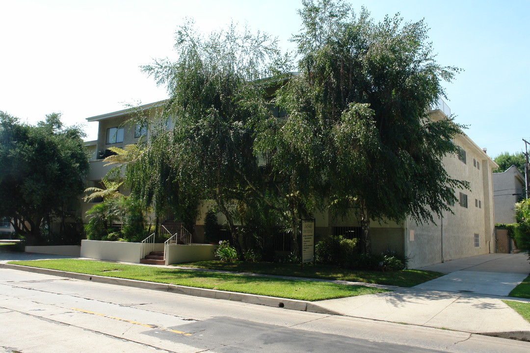 14540 Dickens St in Sherman Oaks, CA - Building Photo