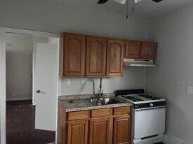 1124 Rivington St, Unit #4 in Roselle, NJ - Building Photo