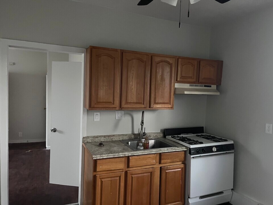 1124 Rivington St, Unit #4 in Roselle, NJ - Building Photo