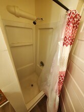 370 Cole Ave, Unit 1 in Akron, OH - Foto de edificio - Building Photo