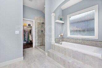 15708 Canterbury St in Overland Park, KS - Building Photo - Building Photo