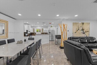 2925 Coral Shores Dr in Fort Lauderdale, FL - Building Photo - Building Photo