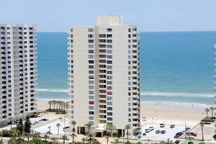 2947 S Atlantic Ave in Daytona Beach Shores, FL - Building Photo