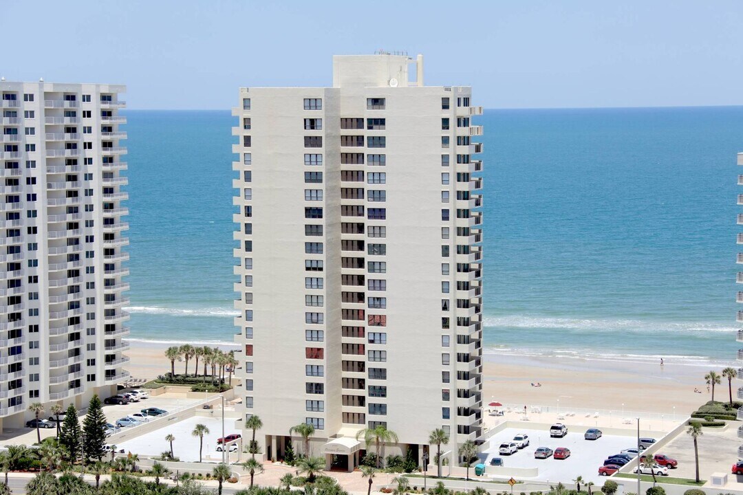 2947 S Atlantic Ave in Daytona Beach Shores, FL - Building Photo