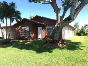 2662 SE 28th Cir in Boynton Beach, FL - Building Photo - Building Photo