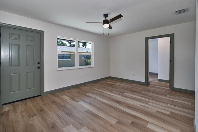 510 91st Ave N in St. Petersburg, FL - Building Photo - Building Photo