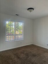 3744-3746 19th Ave in Sacramento, CA - Building Photo - Building Photo