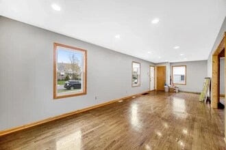 6806 Ridgeland Ave in Hammond, IN - Foto de edificio - Building Photo