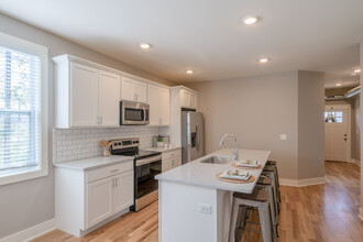612 4th St NW, Unit 4 in Grand Rapids, MI - Building Photo - Building Photo