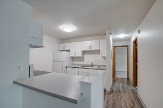 River Place Apartments in River Falls, WI - Foto de edificio - Interior Photo