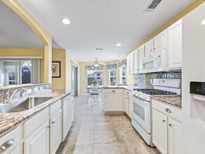 32937 Enchanted Oaks Ln in Leesburg, FL - Building Photo - Building Photo