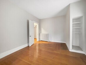 2725 Dupont Ave S in Minneapolis, MN - Building Photo - Building Photo