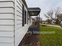 434 N Hazelwood Ave in Youngstown, OH - Foto de edificio - Building Photo