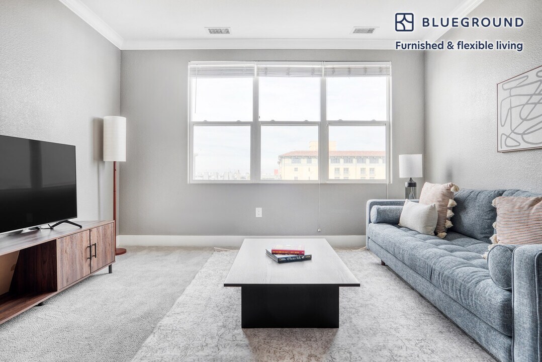 367 Santana Row in San Jose, CA - Building Photo