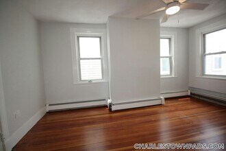 12 Albion Pl, Unit 2 in Boston, MA - Building Photo - Building Photo