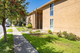 Garden Courtyard in Monterey Park, CA - Building Photo - Building Photo