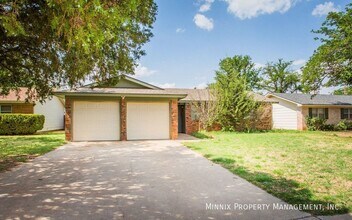 4804 53rd St in Lubbock, TX - Foto de edificio - Building Photo