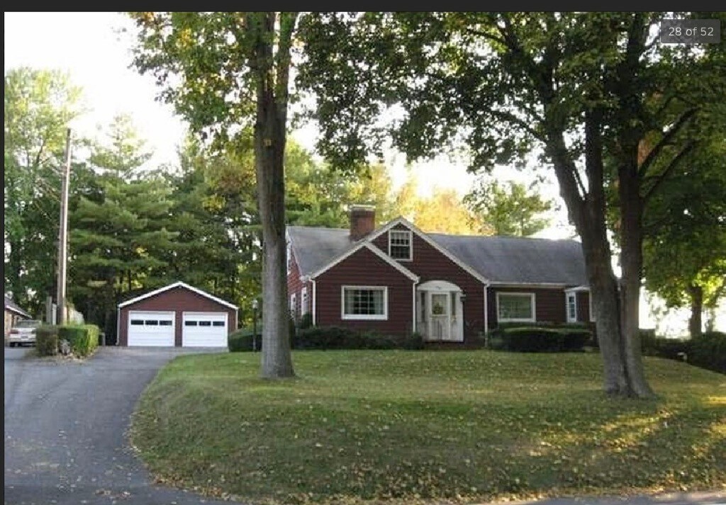 608 Elmwood St in State College, PA - Building Photo