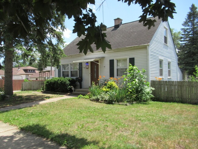 659 Bent St in Elgin, IL - Building Photo - Building Photo