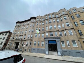 11 Royce Rd in Boston, MA - Building Photo - Building Photo