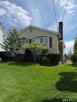 23 Magnolia St in New Britain, CT - Building Photo