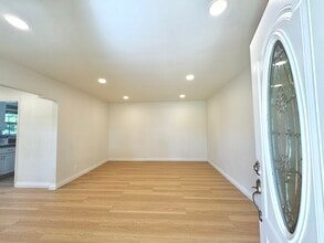 11720 Utah Ave, Unit A in South Gate, CA - Building Photo - Building Photo