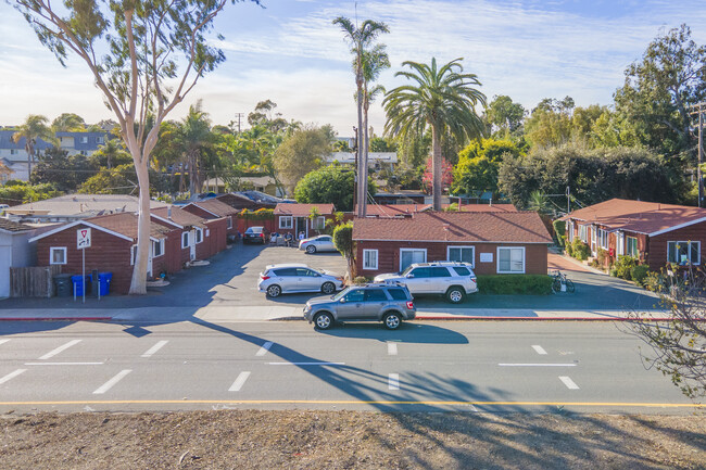 Log Cabin Apartments in Encinitas, CA - Building Photo - Building Photo