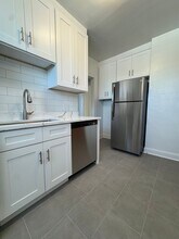 7013 N Ridge in Chicago, IL - Building Photo - Building Photo