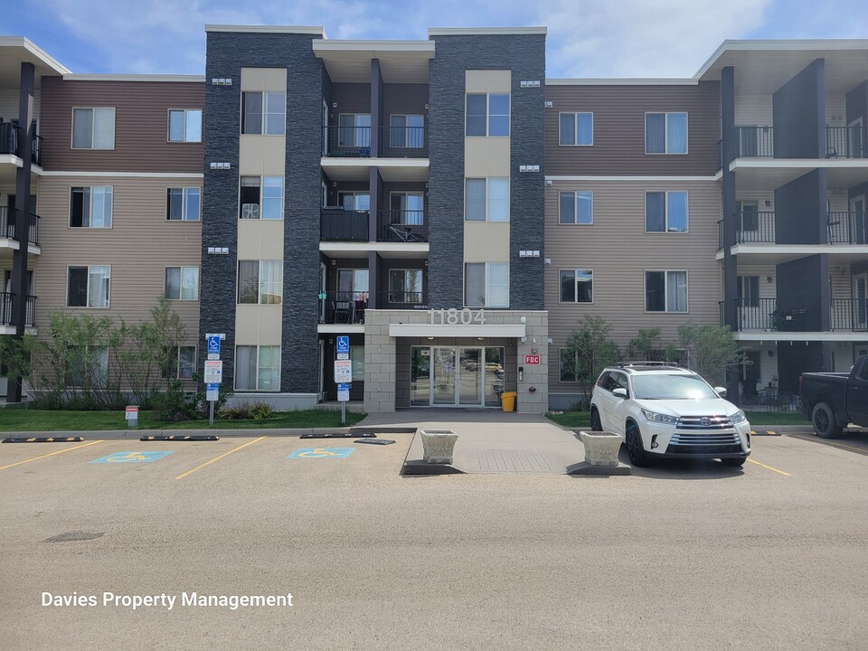 11804-11822 22 Ave SW in Edmonton, AB - Building Photo