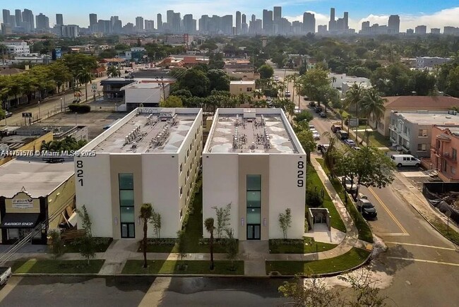 829 SW 18th Ave in Miami, FL - Building Photo - Building Photo