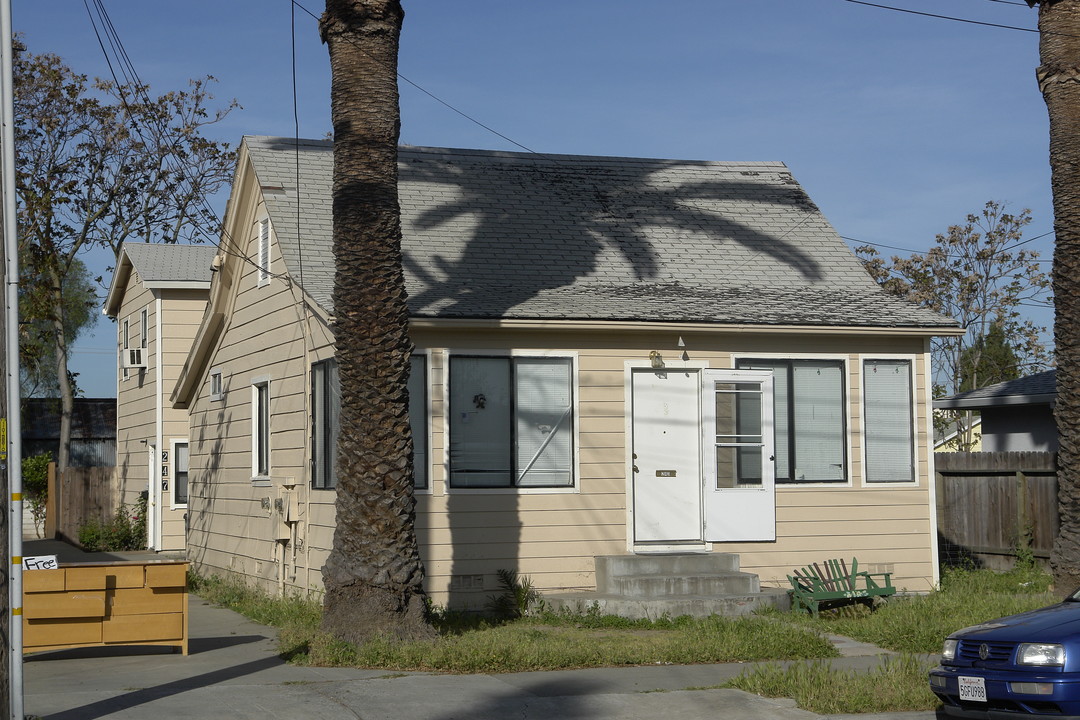 241-247 N K St in Livermore, CA - Building Photo