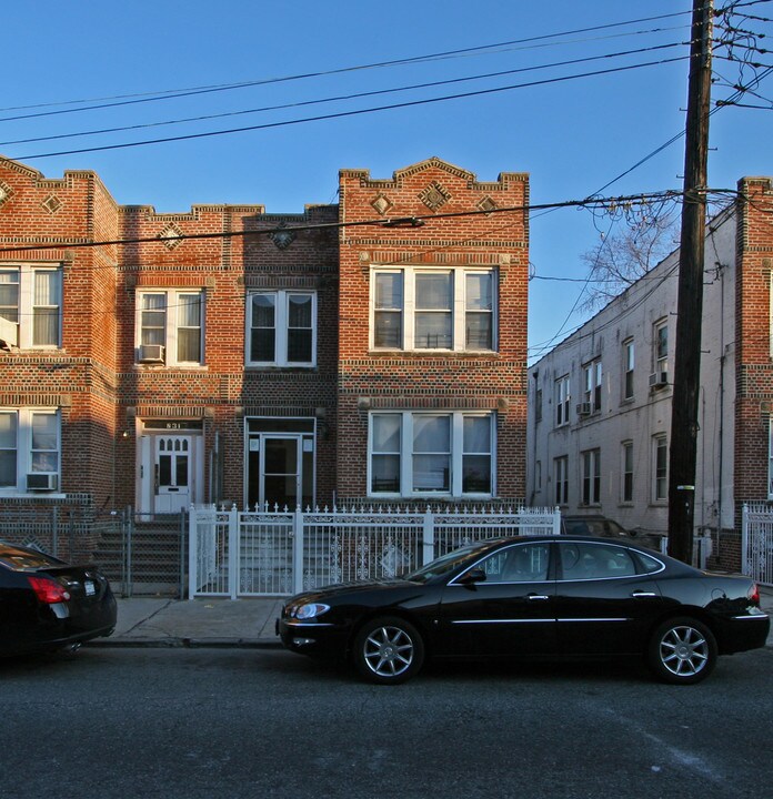 835 Lenox Rd 4 in Brooklyn, NY - Building Photo