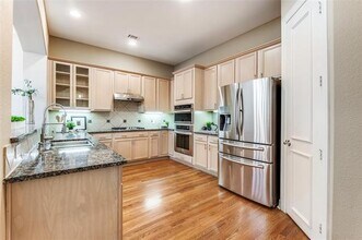 2205 Canton St in Dallas, TX - Building Photo - Building Photo