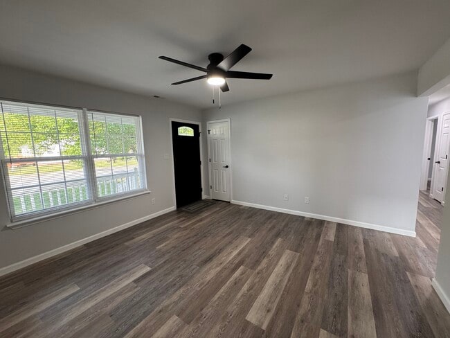 357 Pine Ave in Newport News, VA - Building Photo - Building Photo